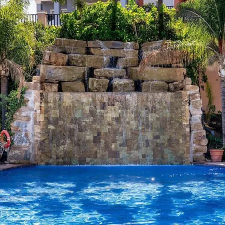 Holiday home Luxurious 4br Designer Retreat In