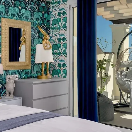 Luxurious 4br Designer Retreat In Holiday home Marbella